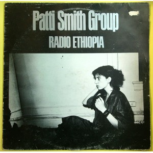 PATTI SMITH GROUP Radio Ethiopia (Arista – 3C 064-98283) Italy 1976 original LP (Garage Rock) PATTI SMITH GROUP Radio Ethiopia (Arista – 3C 064-98283) Italy 1976 original LP (Garage Rock)